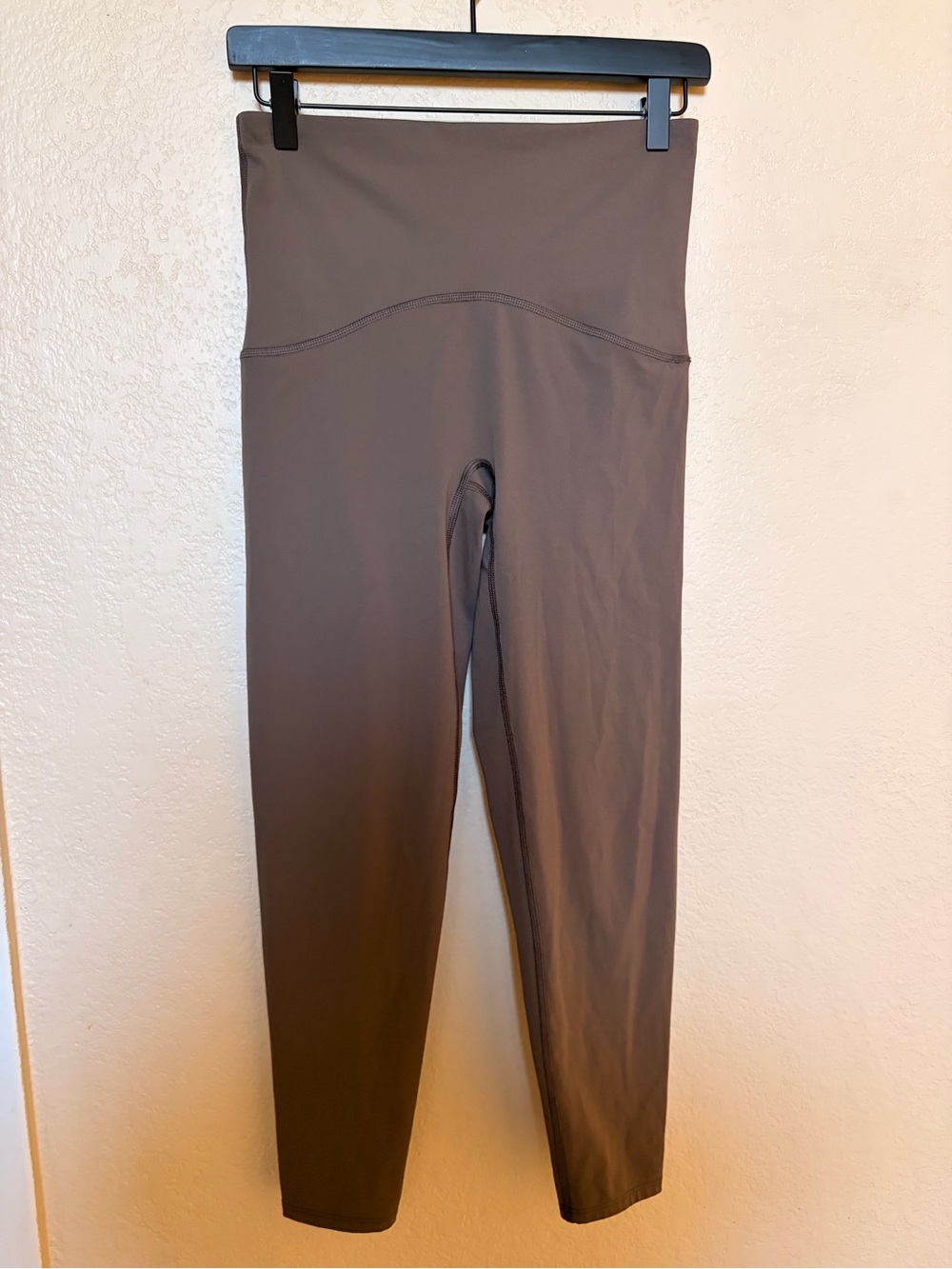 SPANX Active Booty Boost Leggings Mineral Tan Neutral Medium
